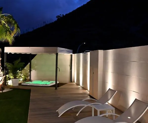 The Royal Garden By Lucia De Su Santa Cruz de Tenerife