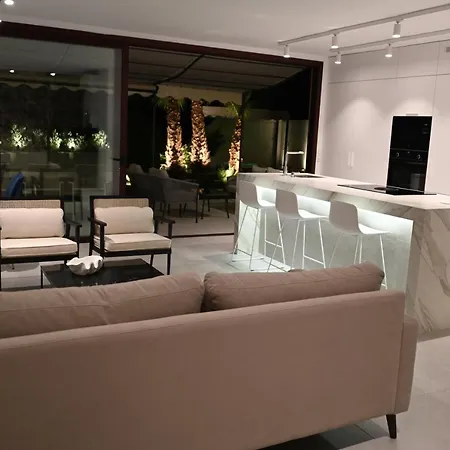 The Royal Garden By Lucia De Su Appartement *
